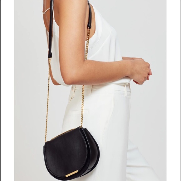 Cuyana Handbags - NIB cuyana mini chain saddle bag (ACC
